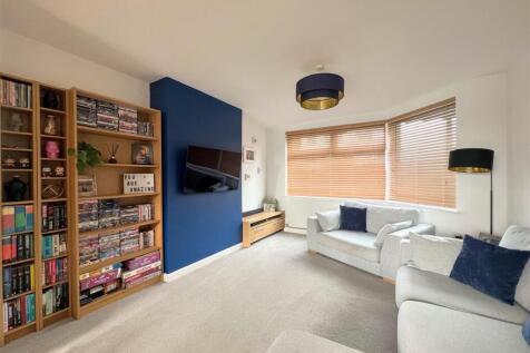 OPEN-PLAN LOUNGE AREA