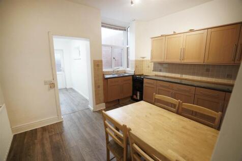Carlton Grove, Horwich, Bolton photo 4
