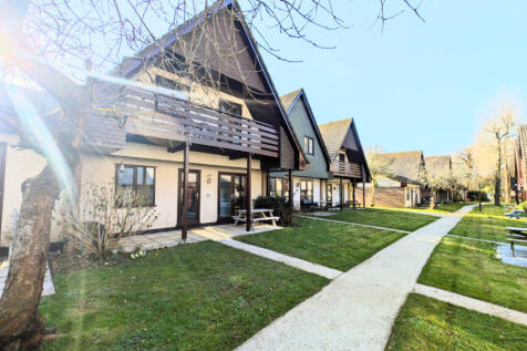 3 Bedroom Mid Terraced House for Sale