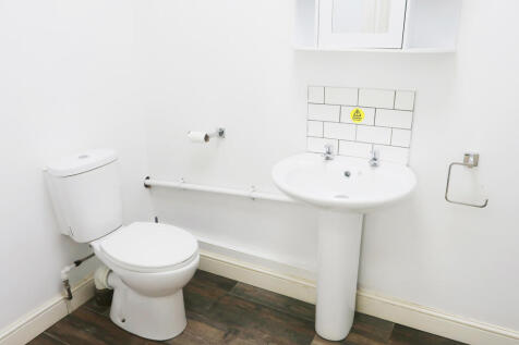 Commercial Property to rent Image 12