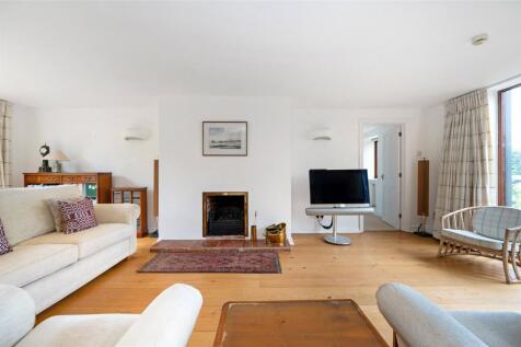 Sitting/Dining Room