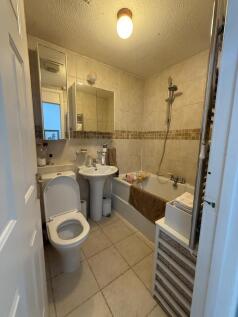 Amanda Close, Chigwell, Redbridge photo 4