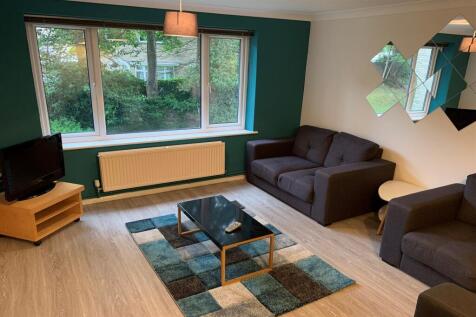 4-bed flat on Flat D Tapton House, Broomhill, S10, £1,326/mo