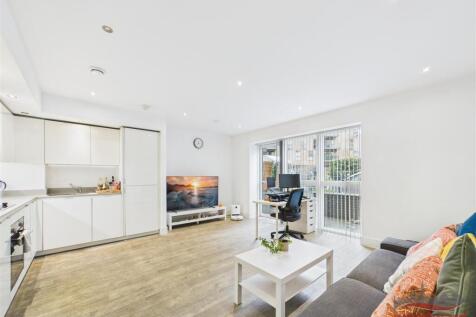 Kitchen / Living Area