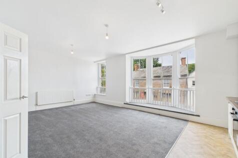 Open plan kitchen/living room