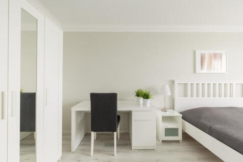 photo-of-light-cosy-bedroom-with-study-area-2025-1