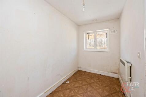 Harmsworth Crescent, 101-001.JPG