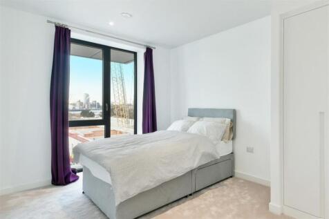 Fairwater House, Royal Wharf,  E16 photo 4