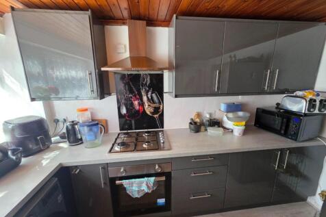 Kitchen - 1.jpg