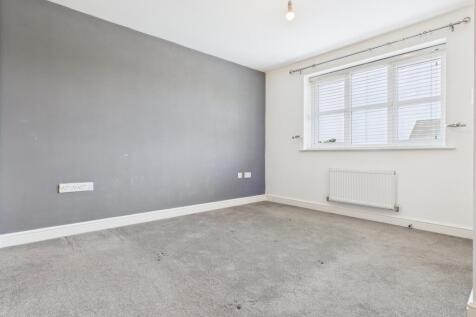 CAM03729G0-PR0113-STILL002