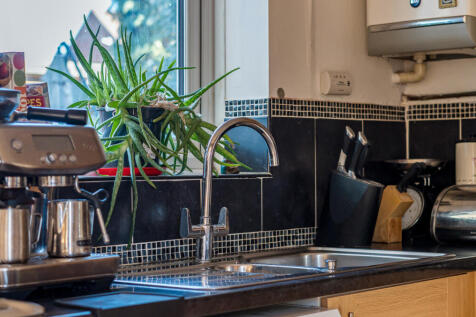 1382443-10-691eea...