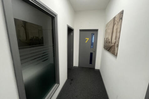 UNIT 7 OFFICE ENTRANCE