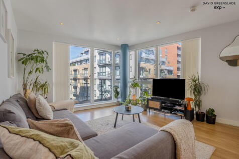 London, E3 - property photo