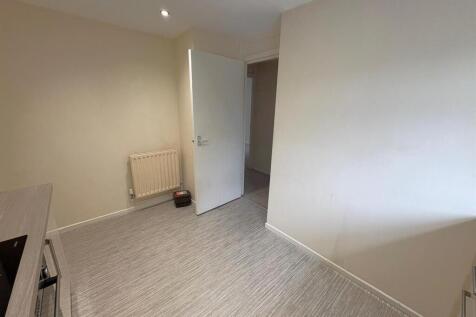 MARKET WALK, KETTERING ROAD - NN1 photo 3