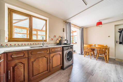 1369821-10-68efcc...