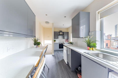 108 Doncaster Road, Sandyford photo 3