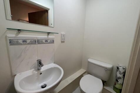 Cloakroom/wc