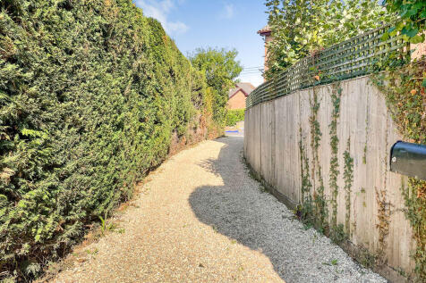 Freegrounds Road