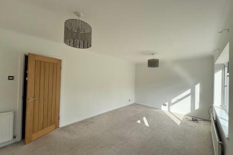 Calverley Crescent, High Wycombe, HP13 photo 4