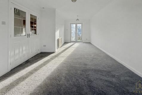 Living/Dining.