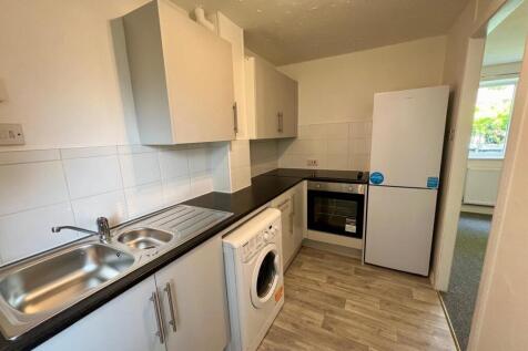 The Boundary, Oldbrook, Milton Keynes, MK6 photo 3