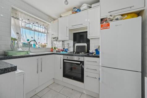 RCLR- 1 elmcroft, merryfield gardens- kitchen 3 (1