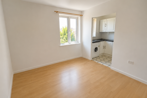 Azelin Court, Swindon photo 4
