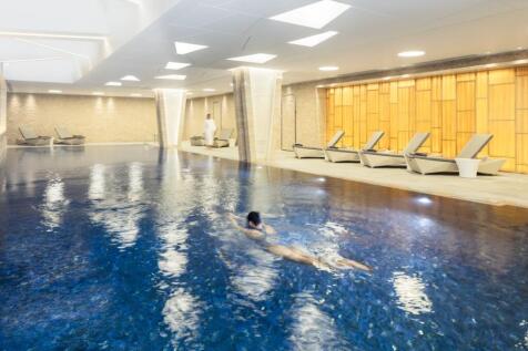 D648-LSq-Lifestyl...