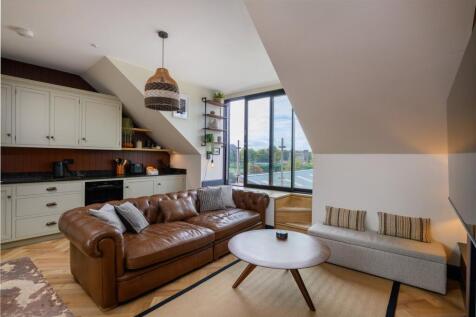 Living Room/Kitchen