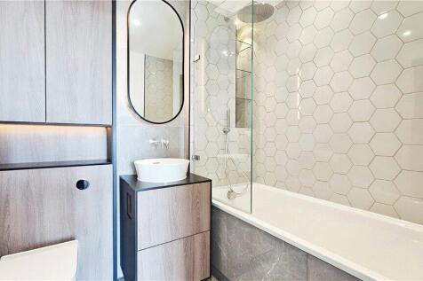 Eden Grove, Staines-upon-Thames, Surrey, TW18 photo 4