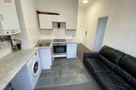 Flat 3, 6 Chestnut Avenue, LS6 1BA photo 4