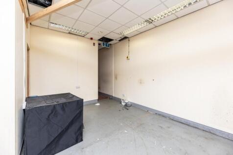 Commercial Property to rent Image 6