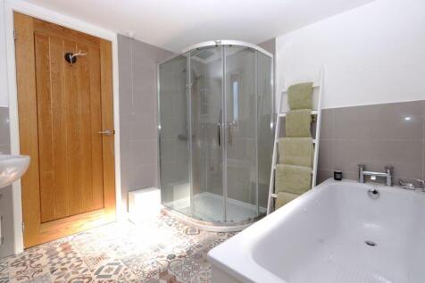 First Floor Bathroom