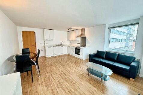 Living / Kitchen