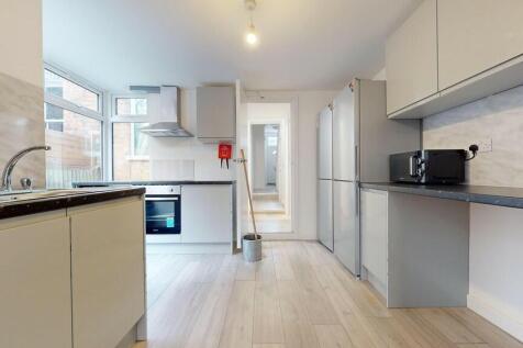 Main Kitchen dine...