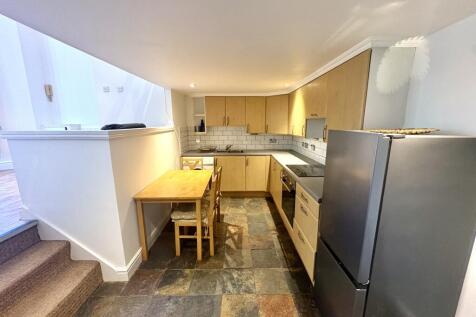 Aigburth Drive, Liverpool, Merseyside, L17 photo 3