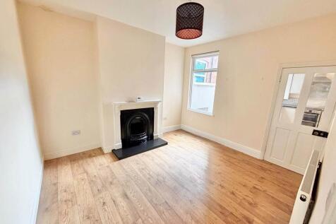 Sir Thomas Whites Road, CHAPELFIELDS, Coventry, CV5 photo 3