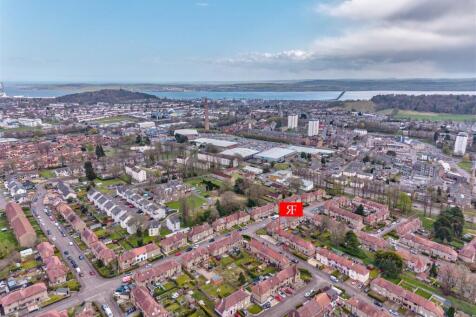 27 Lyndhurst Avenue Dundee-19.jpg