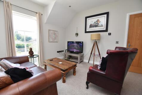 14 St Giles House, Rhosnesni Lane, Wrexham LL127NJ photo 3