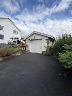 Detached garage