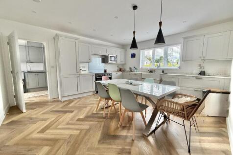 Kitchen/Day Room