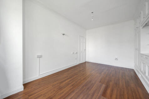 Melrose Avenue, Mitcham, CR4 photo 4