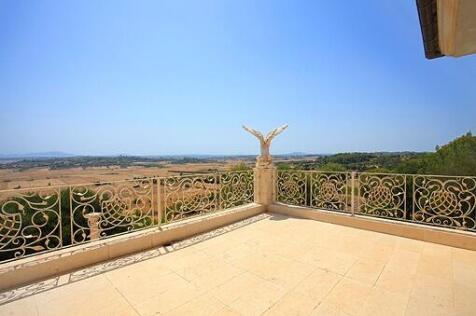 Spacious terraces of the master bedroom