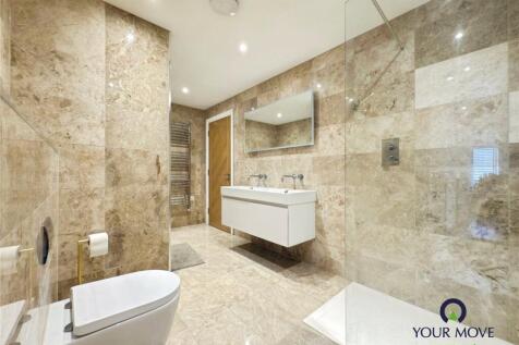 Jack &amp; Jill Ensuite