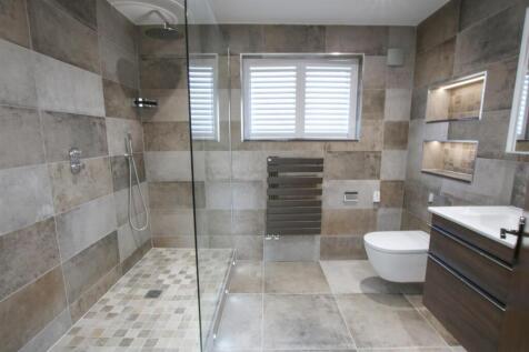 EN SUITE SHOWER ROOM