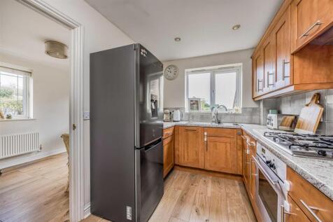 1 Caer Peris View, Portchester-Small-PorticoMarket