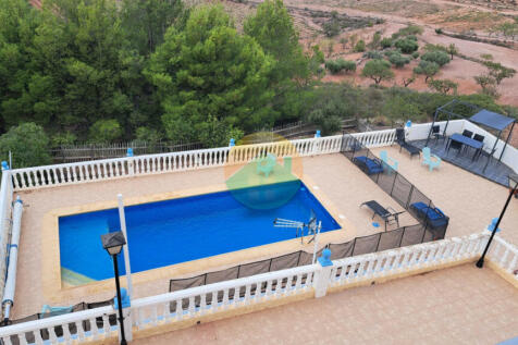 5 Bedroom Country house For Sale-ALE11-26