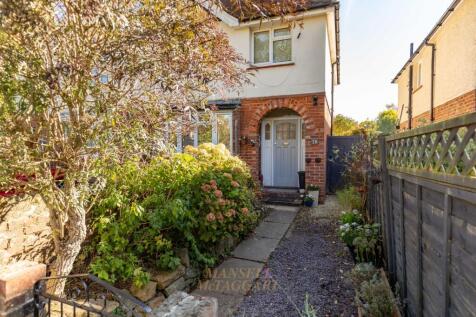 East Grinstead, RH19 - property photo