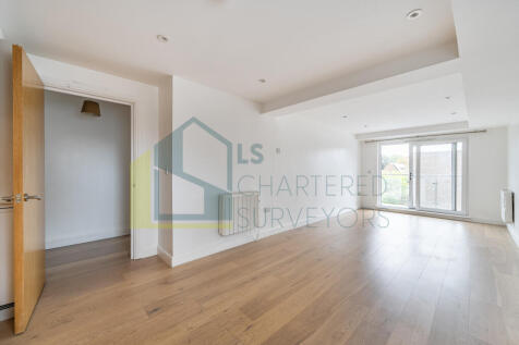 Katrina House, Thurlestone Close, Shepperton, Surrey photo 3