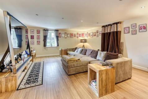 Dog Leg Barn-lounge1.jpg